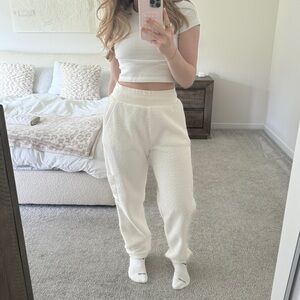 Alo Yoga Sherpa High-Waist Solstice Sweatpant